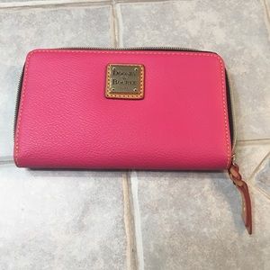 Dooney & Bourke wallet